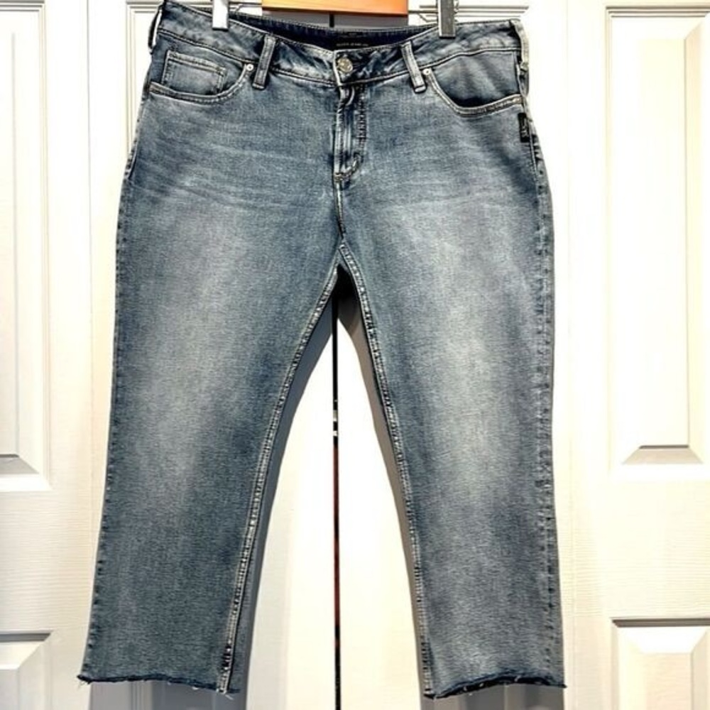 Silver Suki Capri Womens Light Wash Jeans Size 32